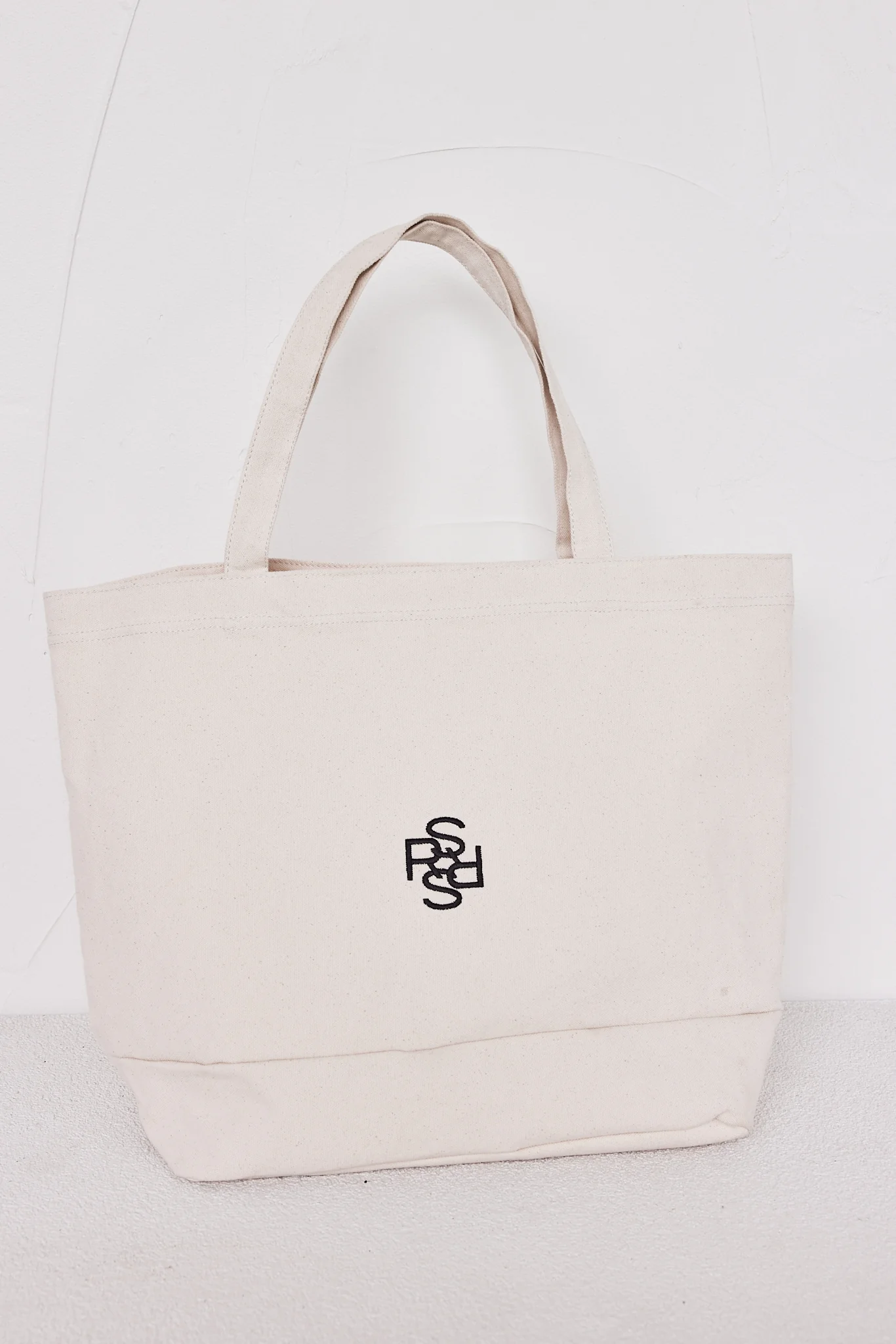 Runway Scout Tote Bag (Cream) - Image 3